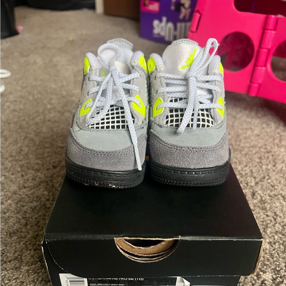 Jordan 4 Retro toddler sz5